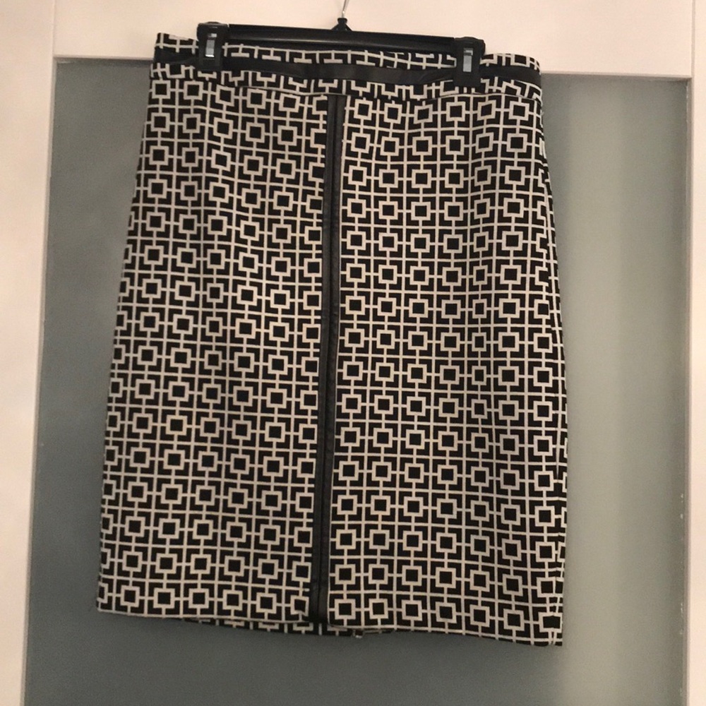 Mid length Black and white skirt